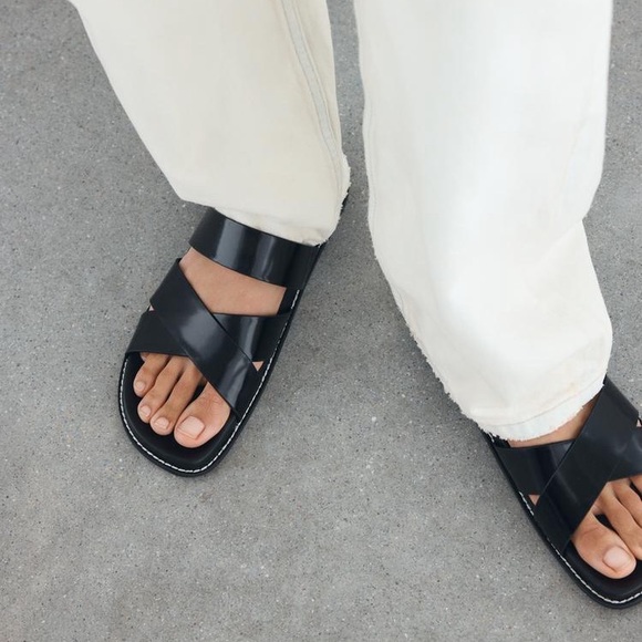 ZARA FLAT STRAPPY SANDALS - Picture 1 of 6
